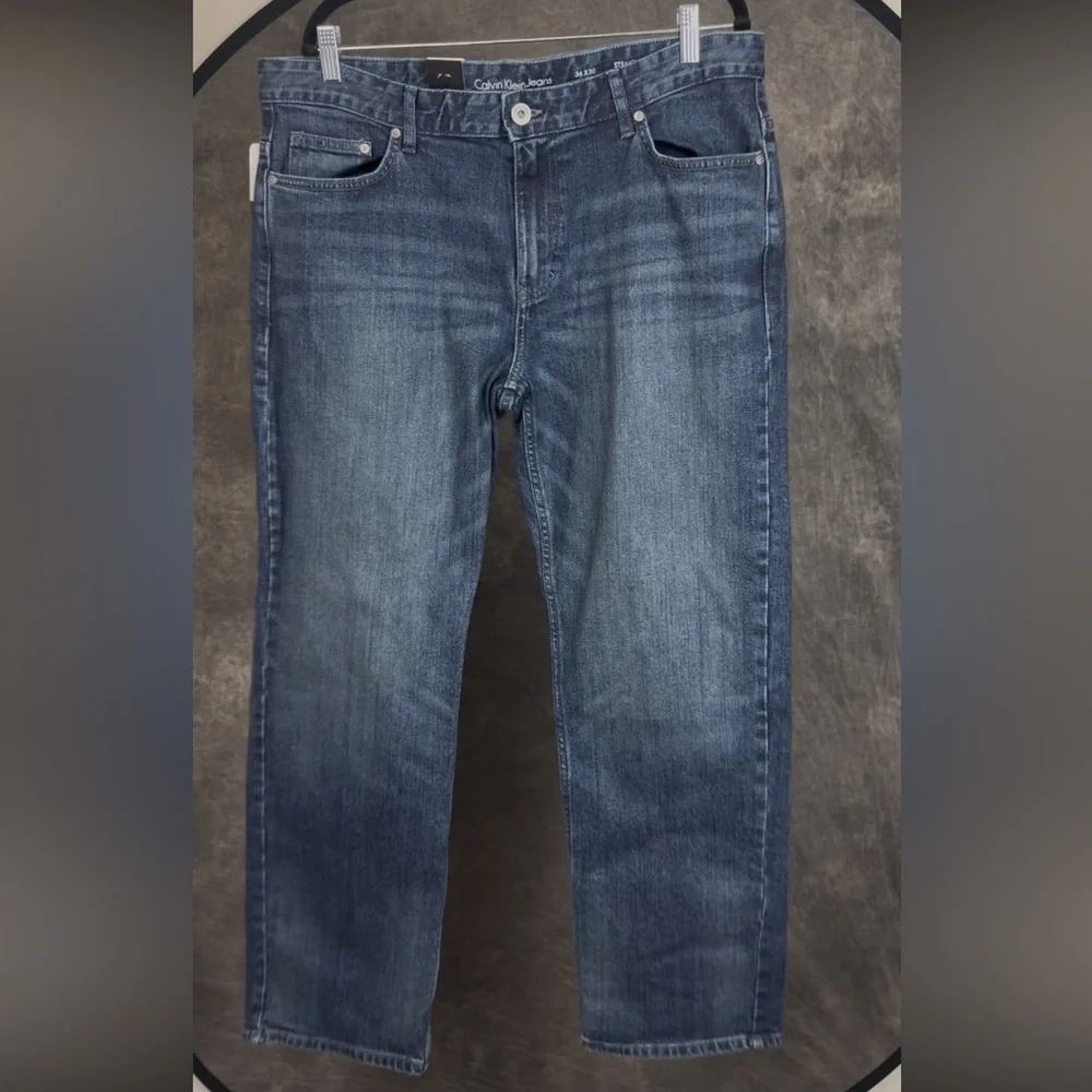 Calvin Klein Jeans Straight Leg 36x30 Medium Wash Denim NWT - Picture 1 of 5
